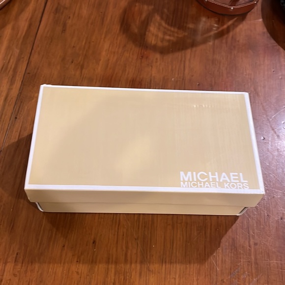 Michael Kors Faye 2 Jacquard Flats Shoes new Camel Youth 5Y GS Big Girls Size 5 - Picture 12 of 14